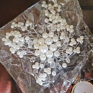 NEW in package faux pearl and rhinestone silvertone bridal hair comb